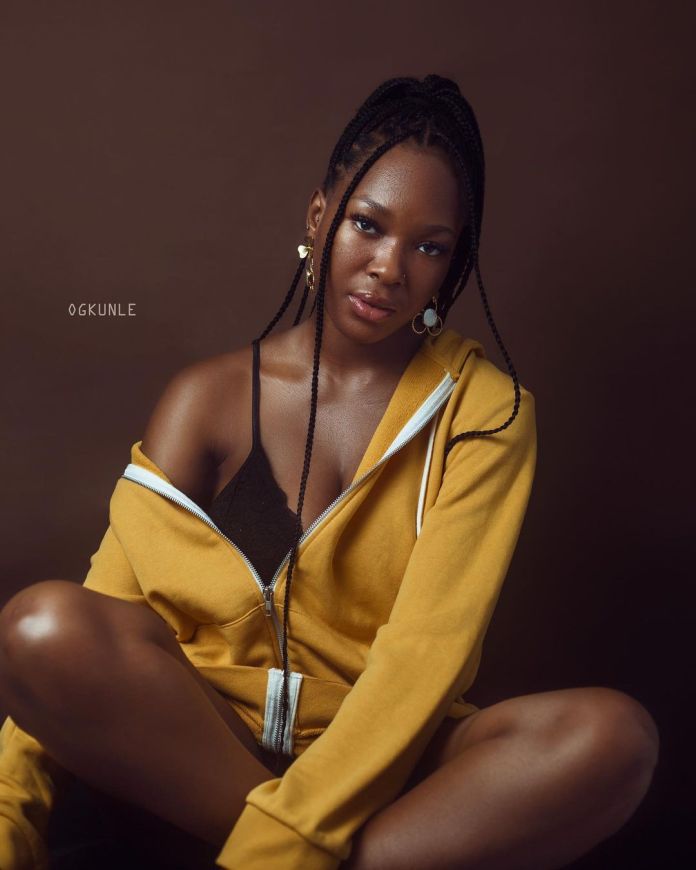 Music Review: Veeiye Gives Off Bad Girl Vibes In Classy Beats On The EP 'Young & Reckless' 2 BBNaija VEEIYE