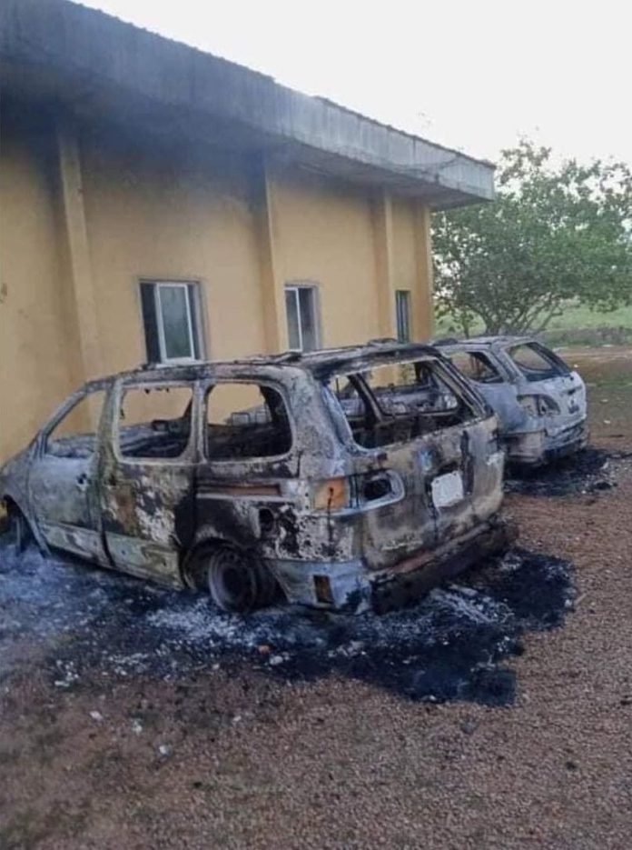 JUST IN: Hoodlums Attack INEC Office, Police Station In Anambra 3