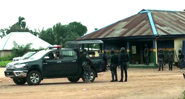 JUST IN: Hoodlums Attack INEC Office, Police Station In Anambra 1 police