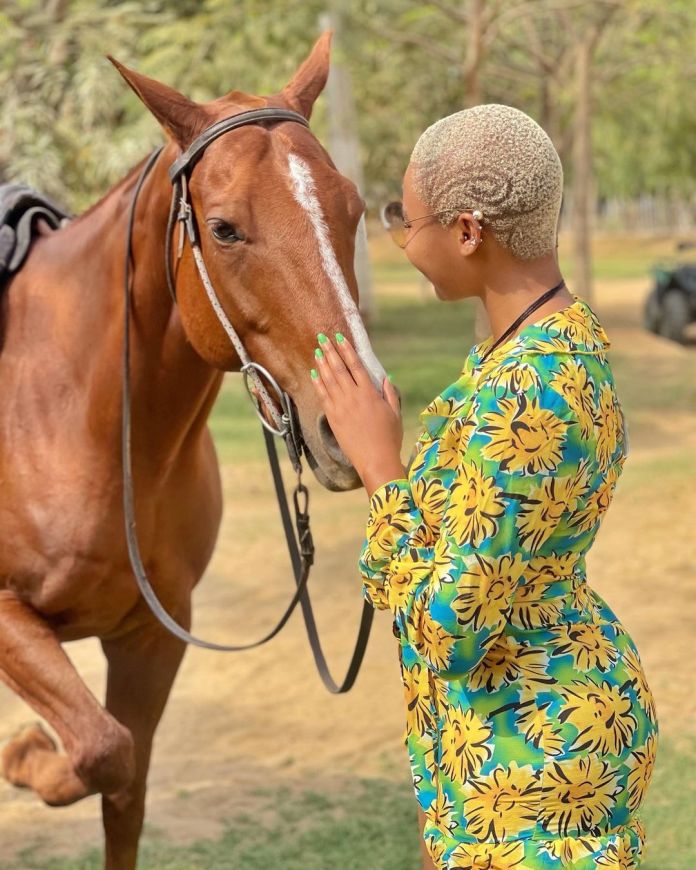 Nancy Isime Is The Perfect Sun Flower In This Chic Outfit 2