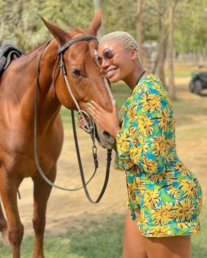 Nancy Isime Is The Perfect Sun Flower In This Chic Outfit 4