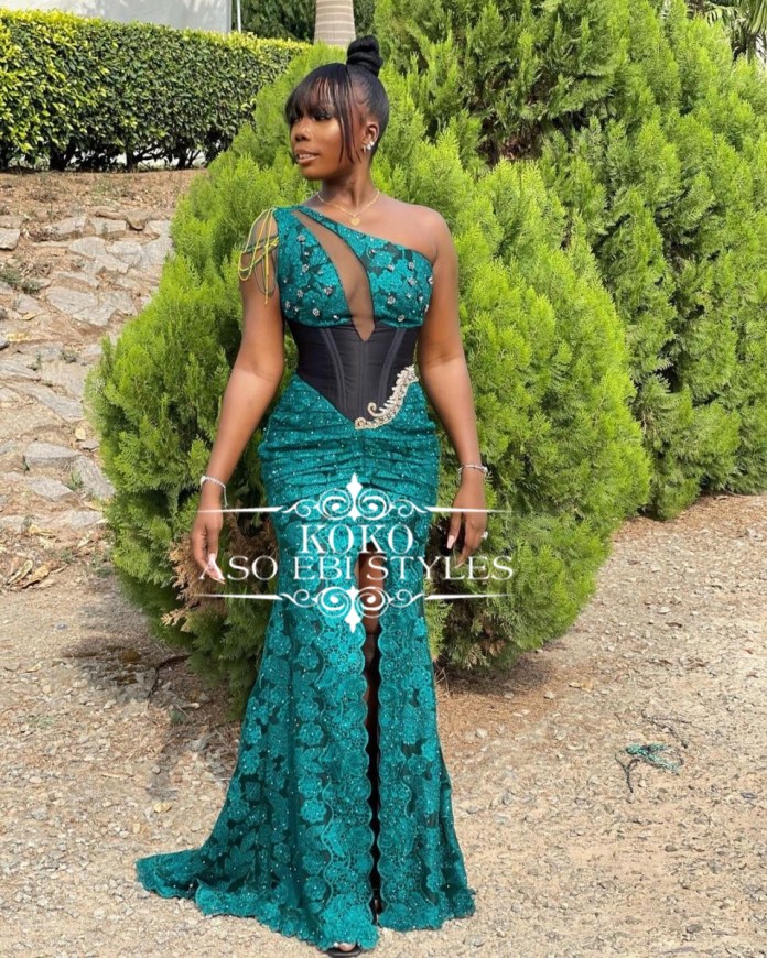 Look Forever Young In These Evergreen Aso Ebi Styles 5