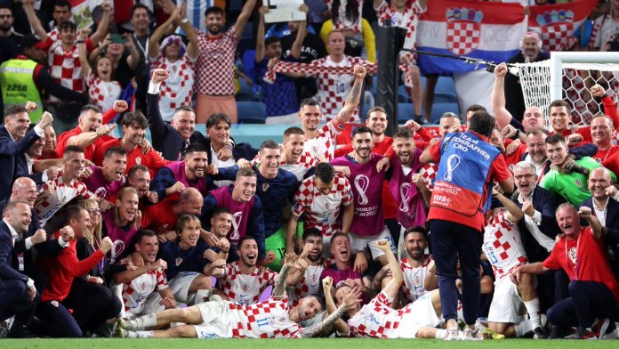 Goalkeeper Dominic Kivakovic Is The Hero As Croatia Beat Japan On Penalties To Reach World Cup Quarter-finals 5