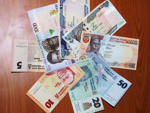"Do Not Reject Old Dollar Bill" - CBN Warns, As Naira Tumbles To ₦485 To $1 1