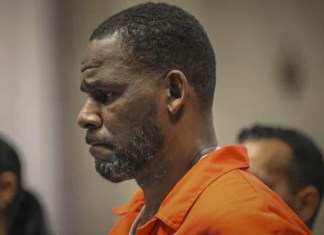 R Kelly Had Sexual Contact With Underage Boy As Well As Girls – Prosecutors Claim