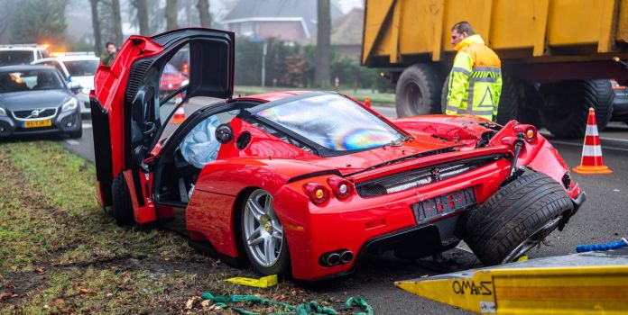 Lobatan! Mechanic Crashes Rare £2.5million Enzo Ferrari On Way To Dealership 3