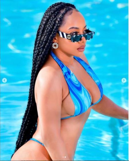 "Lick Screen" - Toke Makinwa Says As She Flaunts Her Bikini Body 3