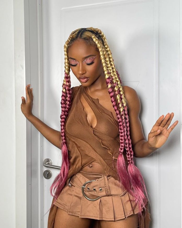 I No Send Your Papa! Ayra Starr Steps Out In Another Juicy Mini Skirt 1