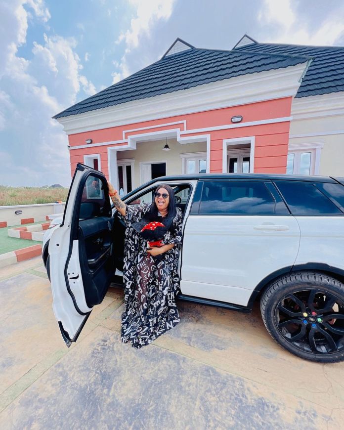 1 Year After Selling Her Old Range Rover To Complete Her House, Nkechi Blessing Buys Another One 3 nkechi bessing