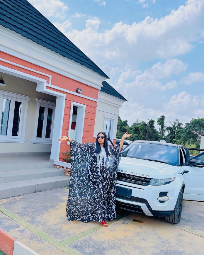 1 Year After Selling Her Old Range Rover To Complete Her House, Nkechi Blessing Buys Another One 2